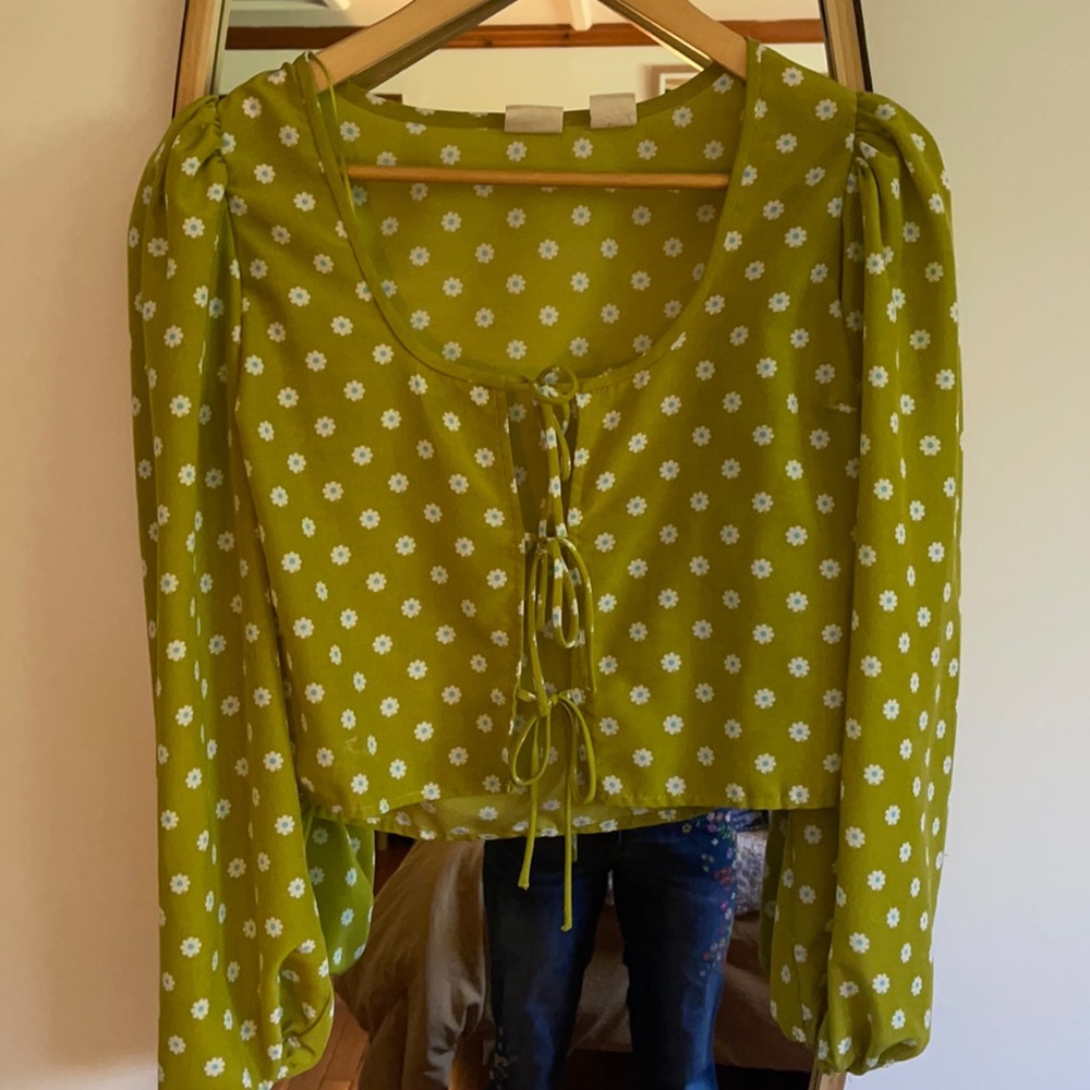 Green blouse long sleeve flower shirt